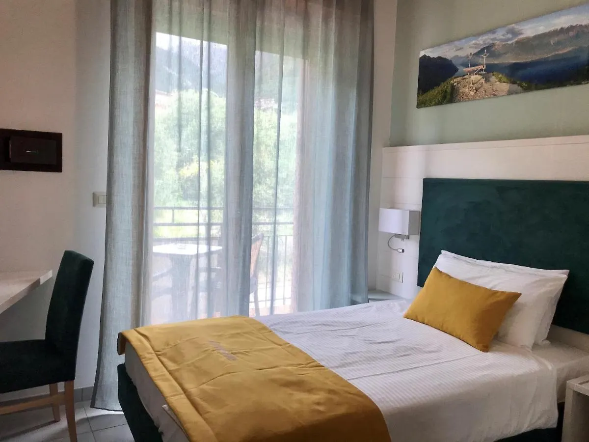 Hotel Limone Limone sul Garda 3*,