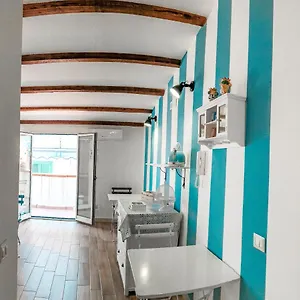 Dafni E Naide Couette-café